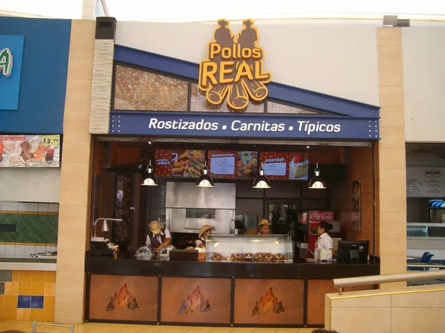 Pollos Real • Plaza Mundo Soyapango
