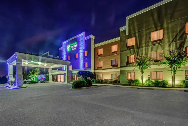 Holiday Inn Express & Suites Greenville Airport by IHG