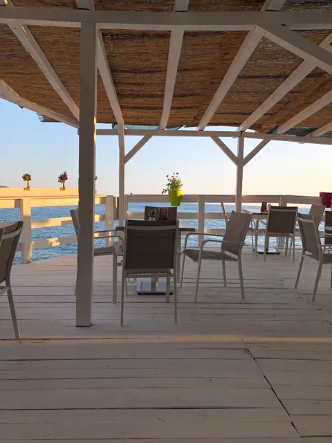 Lagoon Beach Bar