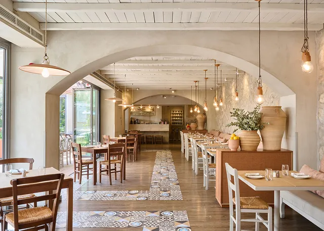 Mythos Kouzina & Grill