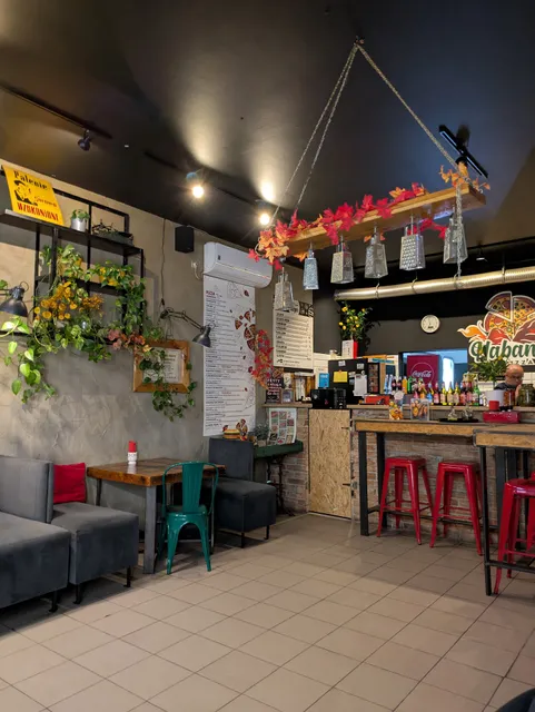 Habanero Pizza & The Burgers