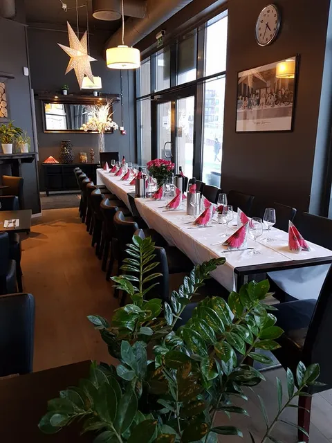 Hy's Sushi & Asian dining