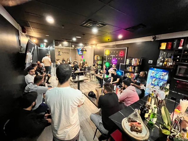 Royal Game Cafe & Lounge