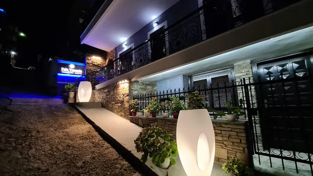 Pela Veranda Exquisite Suites