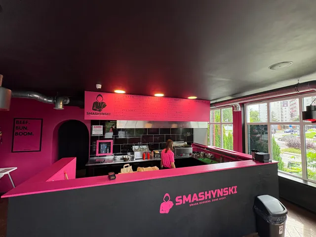 SMASHYNSKI - smash burgers. Morena