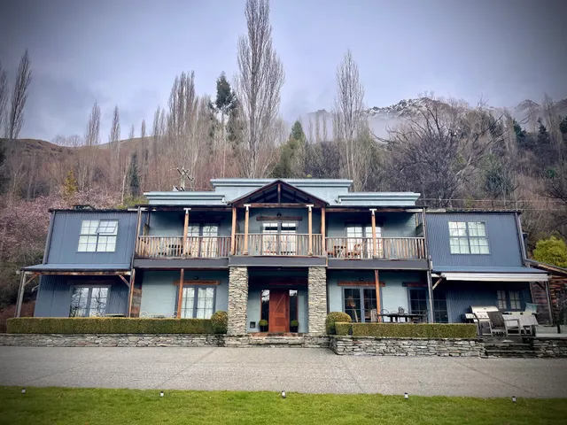 Moonlight Escape Lodge