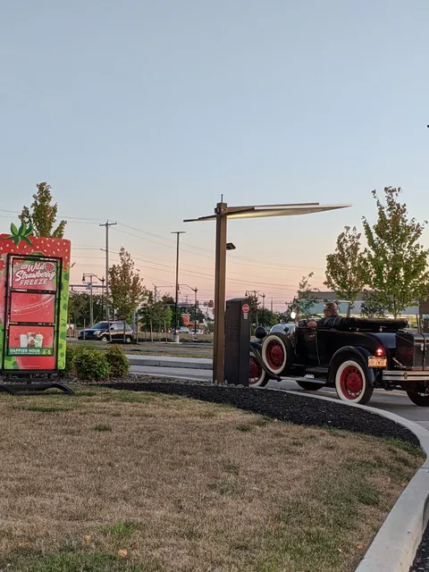 Lincoln Commons Shopping Center