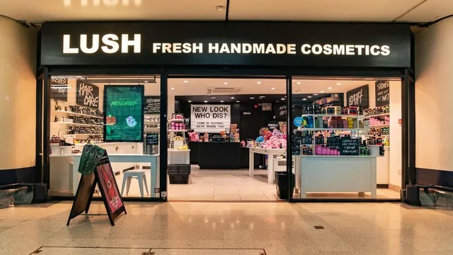 Lush Cosmetics Victoria Station