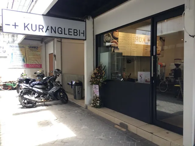 Kopi KurangLebih Ubaya
