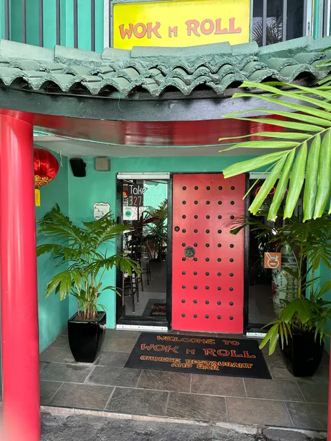 Wok N Roll Chinese Restaurant & Bar