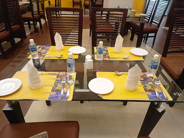 LE Boulevard Restaurant