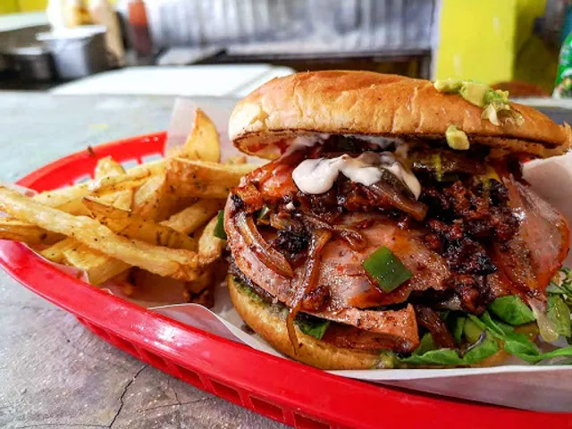 Asadero Burger Clika !