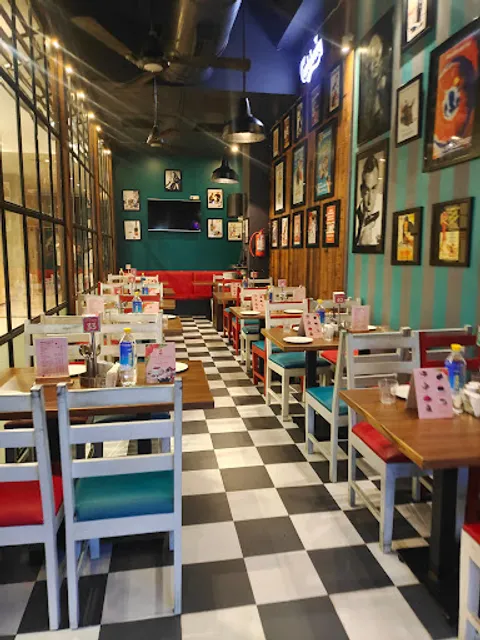 Pop Tate's @ The Hive (Kandivali East)