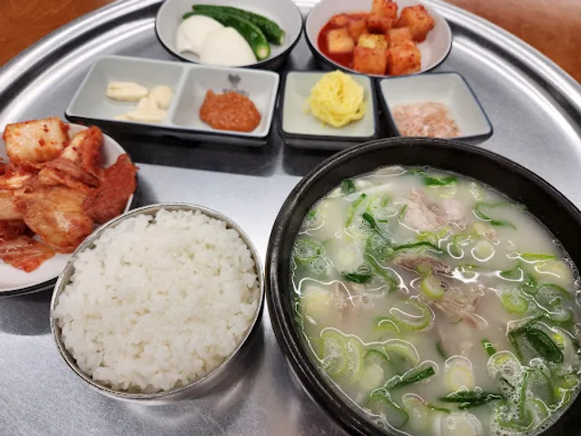 김용덕의소문난부자돼지국밥