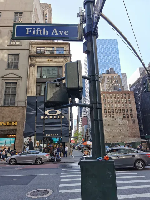 5th Ave Dollar & Discount