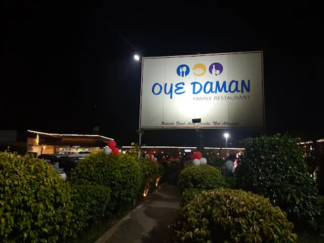 Oye Daman. Family Restaurant and Bar