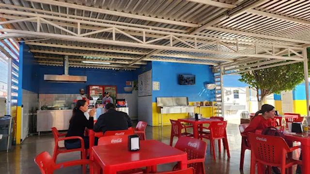 El Anzuelo Taco Fish Piña y Veracruz