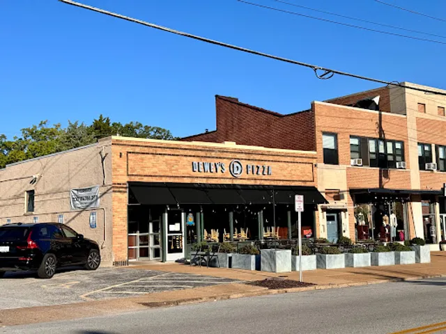 Dewey's Pizza - U-City