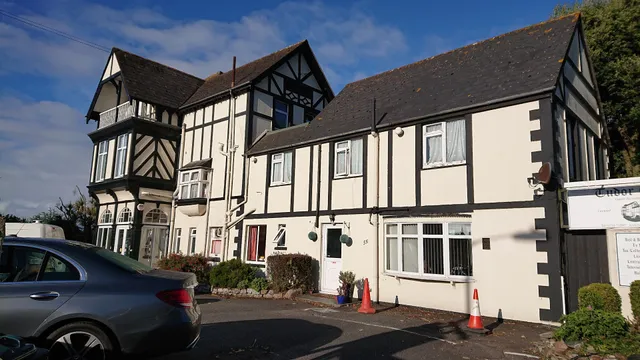Tudor Court Hotel