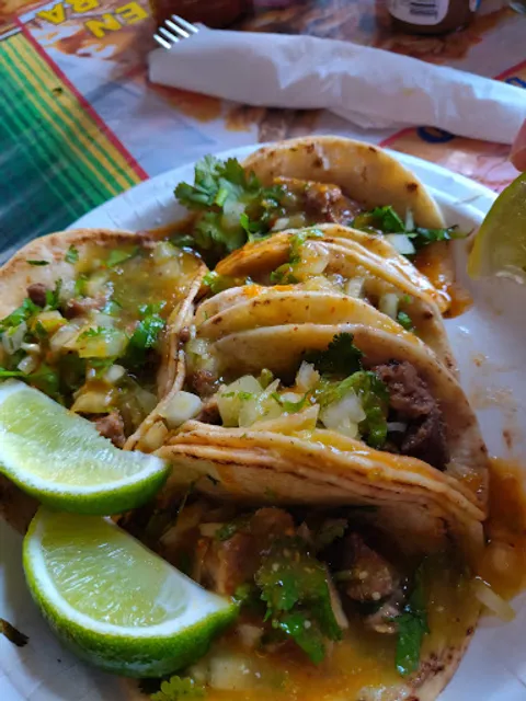 Tacos El Pariente Y Mariscos