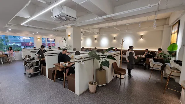 바람난 얼큰 수제비 범계점