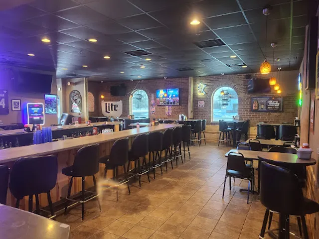 Ruzy's Bar & Grill Indoor Golf Simulators