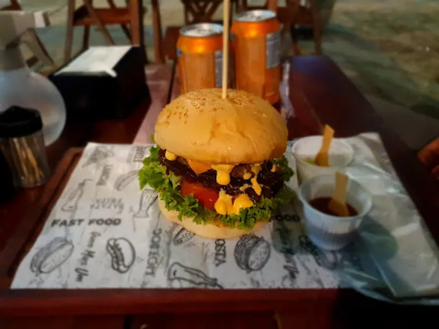 OS Bárbaros Burguer - Belém