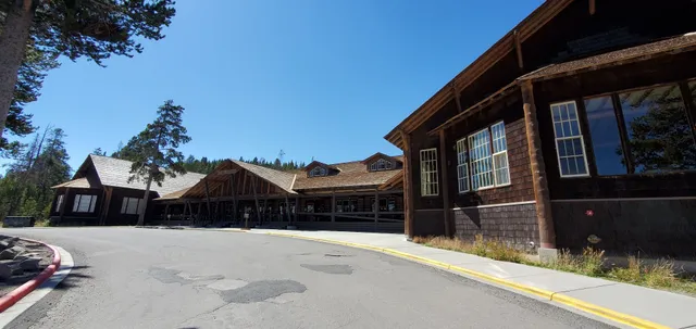 Yellowstone National Park Lodges