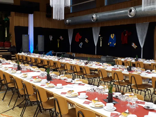 Rheinauhalle - Veranstaltungslokale u -hallen