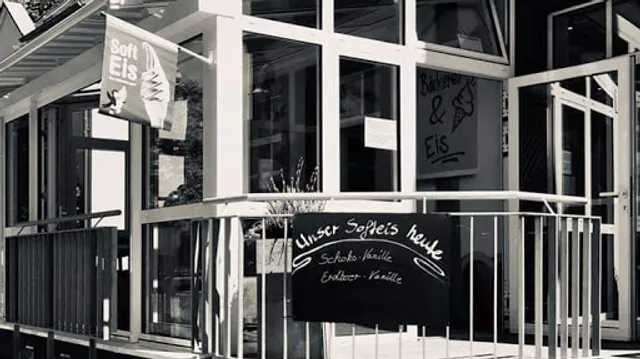 Eisladen ''Pinguin''