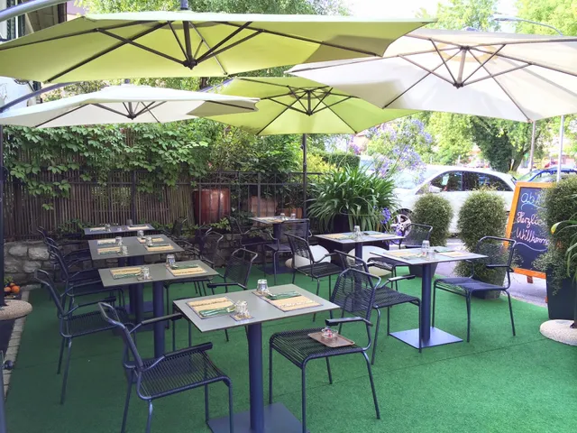 Green Papaya Restaurant & Take Away