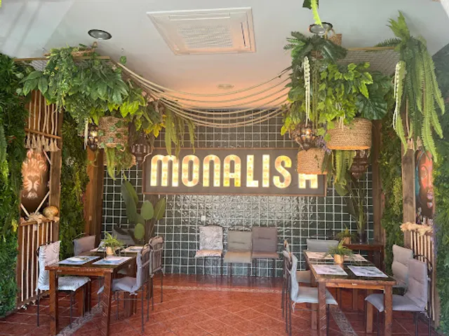 La Mona Grill & Show