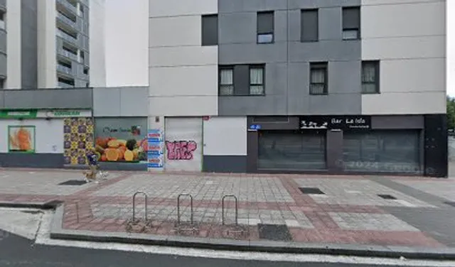 Av. de Los Huetos, 5