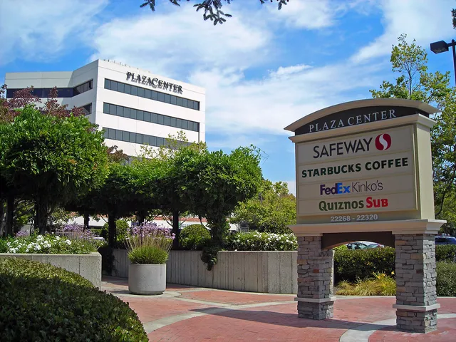 Plaza Center Shops and Office Tower