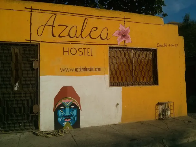 AZALEA HOSTAL