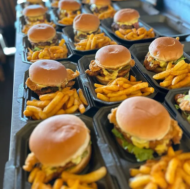 Tom’s Burger Ibex Hill