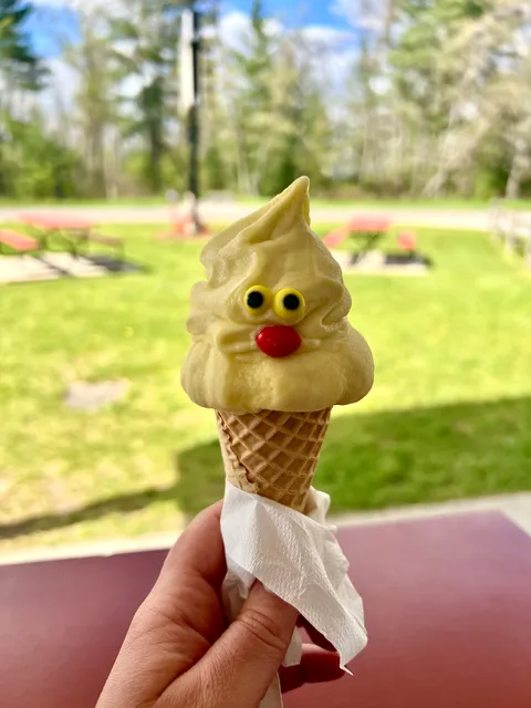 Big Star Scoops 'N' Treats