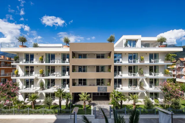 Aris Apartments & Sky Pool - Tonelli Hotels - Adult Friendly