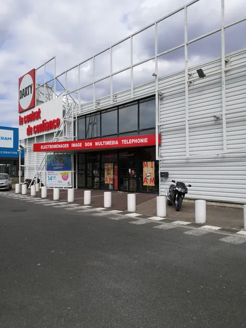 DARTY Bordeaux Le Lac