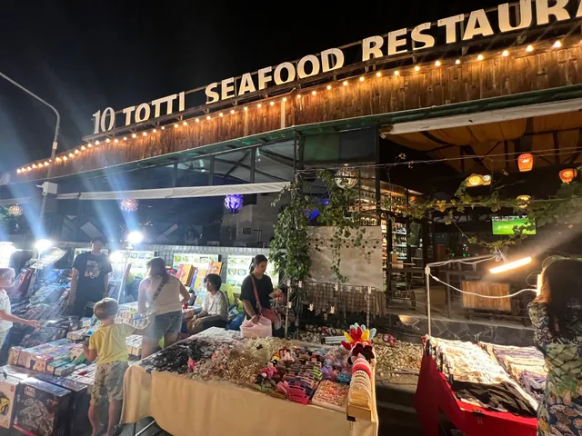 Fun Friday avenue Night market