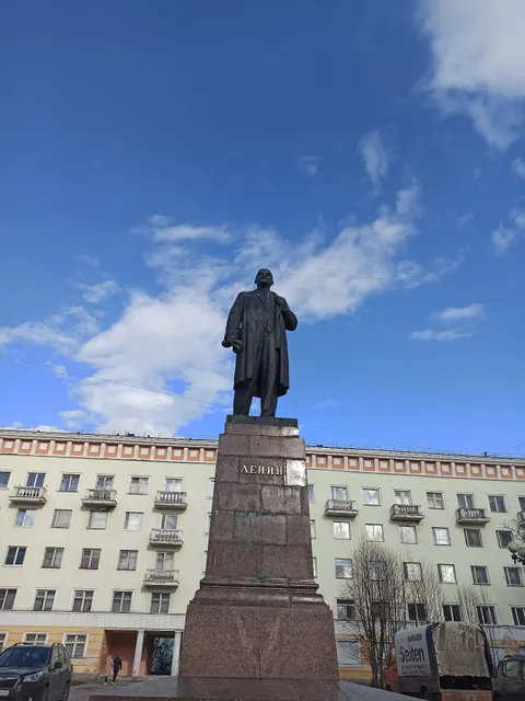 Pamyatnik V.i. Leninu