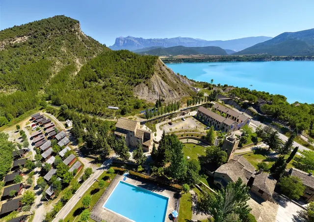 Morillo de Tou - Pueblo Recuperado - Centro de Vacaciones