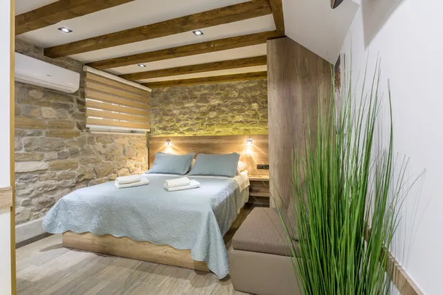 Reval Luxury Stone House Apartments, Split