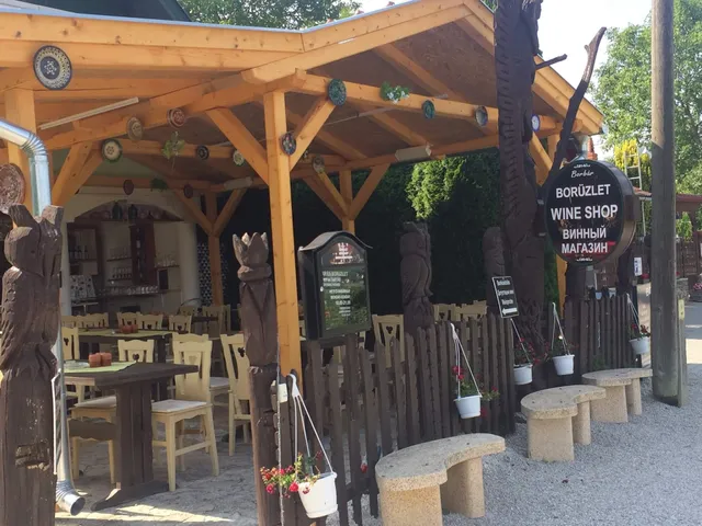 Hévíz Borbár Borpince és Kisvendéglő