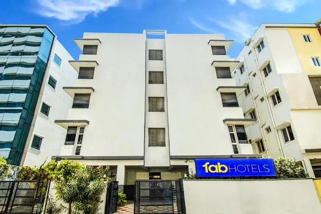 FabHotel Pride Inn - Hotel in Madhapur