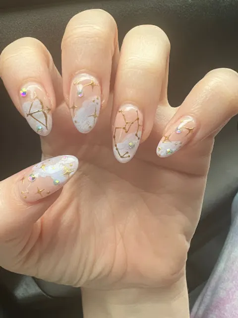 Akiko Nails