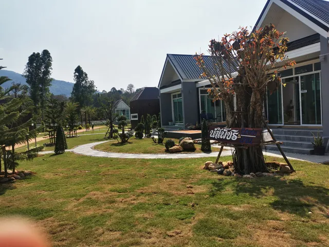 น้ำเพ็ชรรีสอร์ต