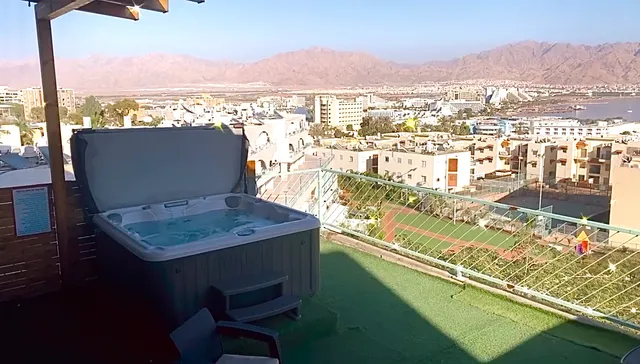 Avshalom Holiday Apartments