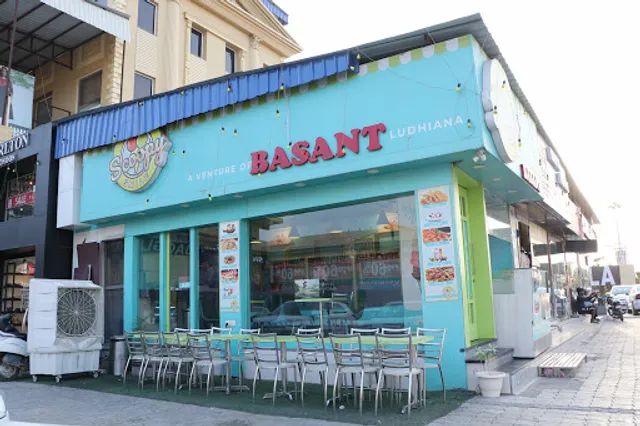 Scoopy Smile Ice Cream & Food Plaza