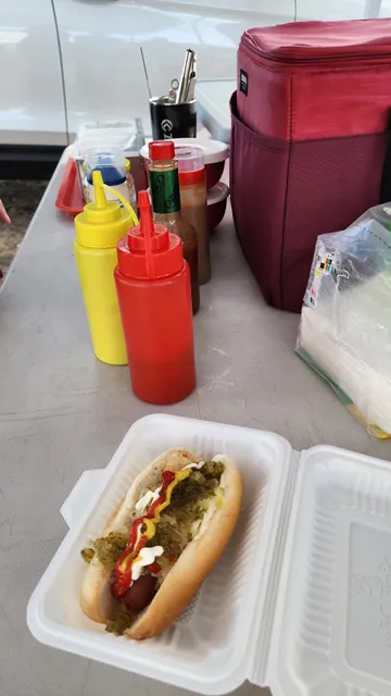 Re'Ana's Hotdog Stand
